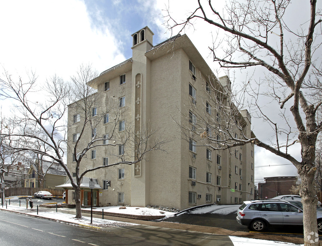 Foto del edificio - Monterey Plaza Apartments