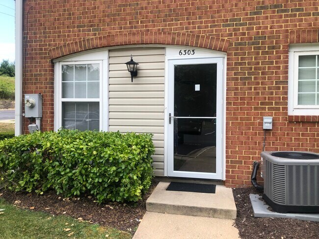 Foto del edificio - 6303 Sandpiper Ct