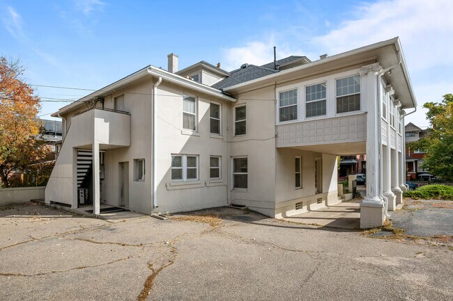 Foto del edificio - 851 N Clarkson St