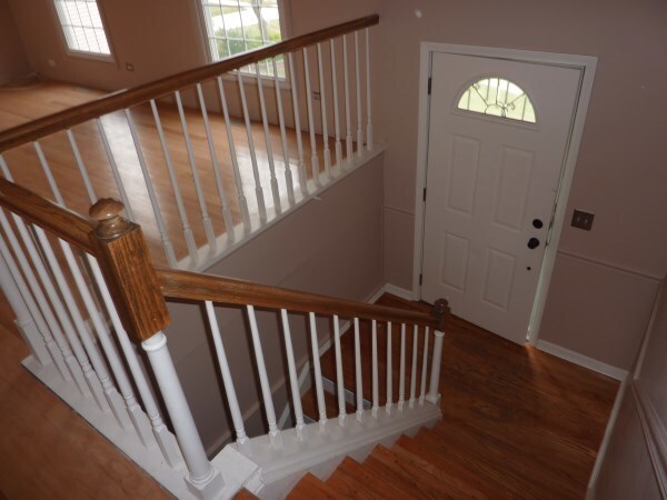 Foto del edificio - 2128 Primrose Ln
