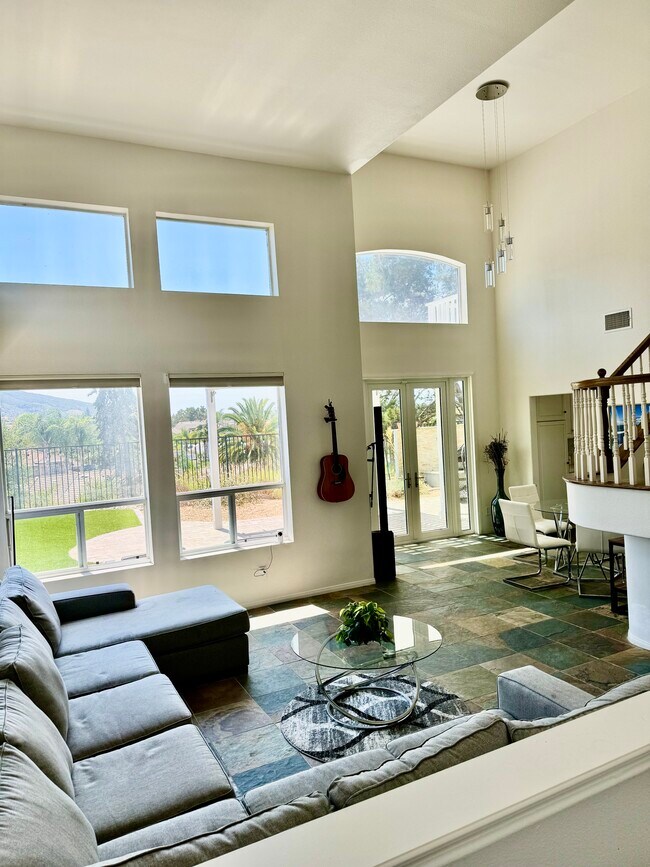 Building Photo - 798 Windridge Cir