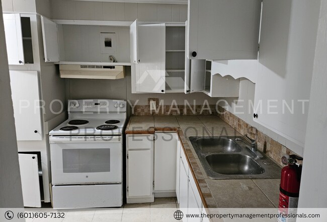 Foto del edificio - 140 Neatherwood Dr