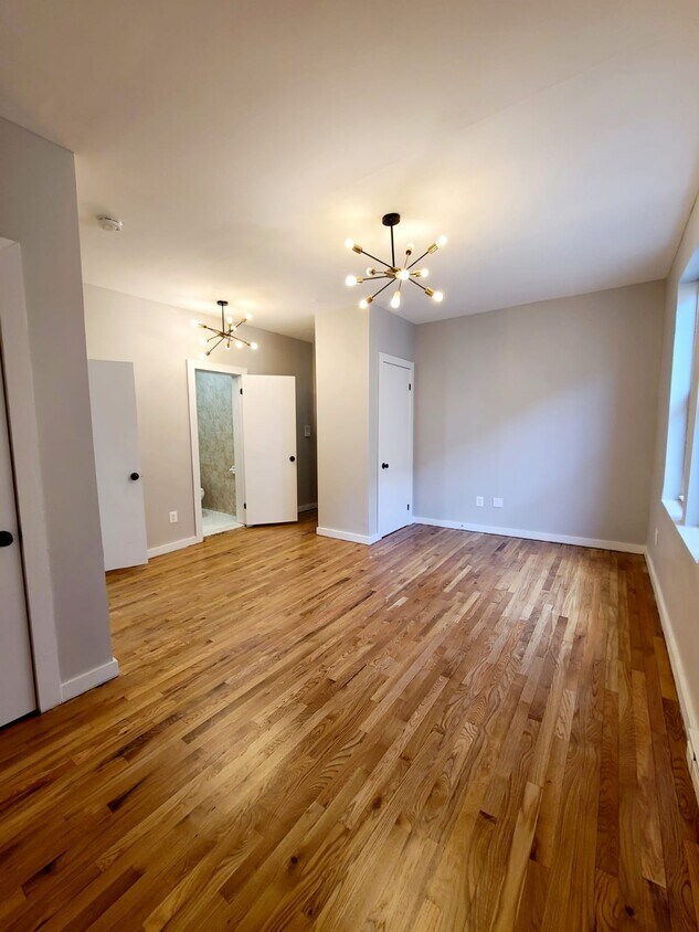 Primary Photo - 3535 Barnes Ave