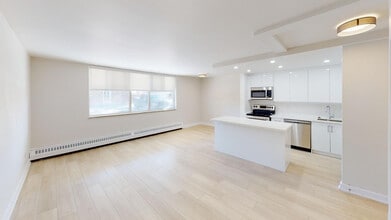 Building Photo - Weston Road Apartments