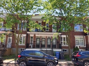 Building Photo - 742 Rue Godin