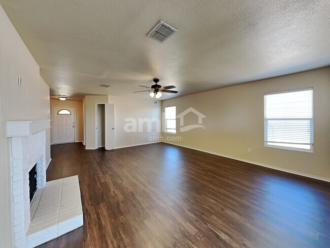 Foto del edificio - 1424 Evergreen St