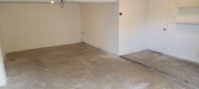 Building Photo - Great Jordan Park Neighborhood 3 Bedroom 1...