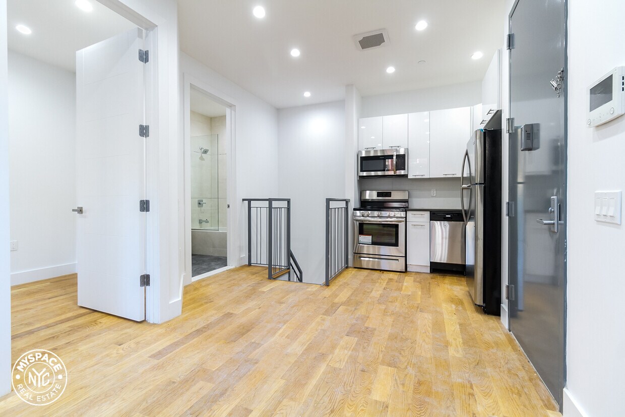 Foto principal - 827 Jefferson Ave