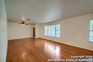 Foto del edificio - 4703 Darlene Dr
