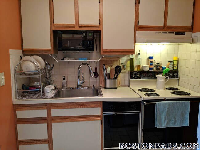 Building Photo - 26 Waverly St