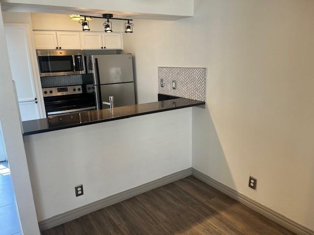 Building Photo - 2800 Douglas Ave