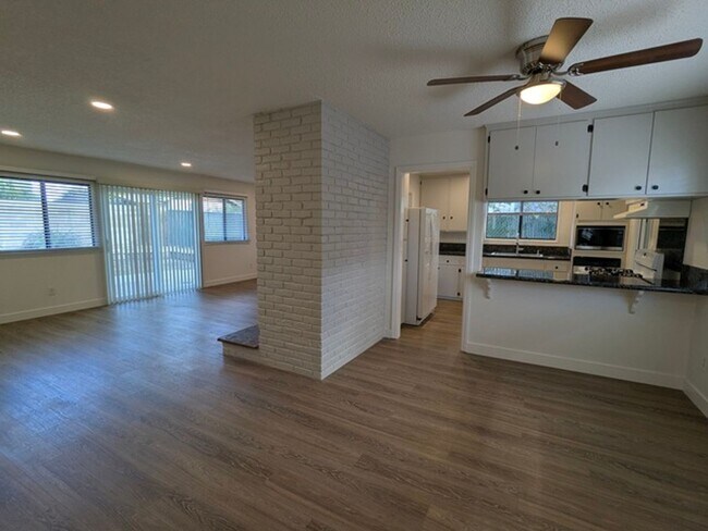 Foto del edificio - 3 BR / 2 BA Single Story Home in Serra Mesa