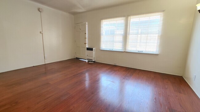Foto del edificio - 807 W 30th St