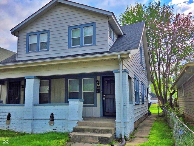 Building Photo - 1339 W Lee St
