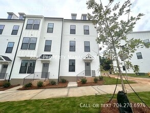 Building Photo - 15328 Ballancroft Pkwy