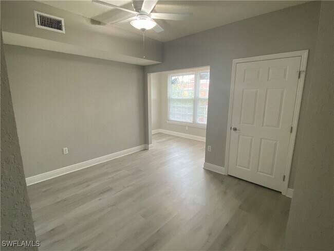 Foto del edificio - 23660 Walden Center Dr