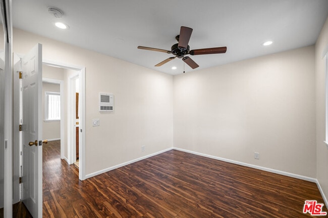 Building Photo - 432 N Harvard Blvd