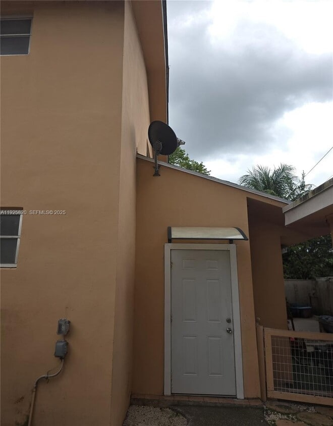 Foto principal - 250 NW 63rd Ct