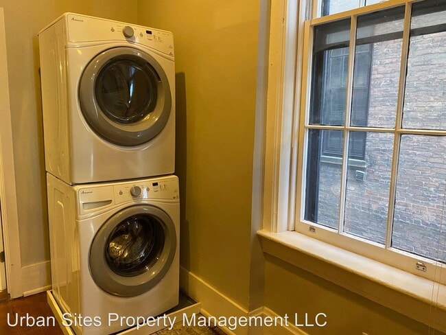 Building Photo - 1123-1125 Walnut St