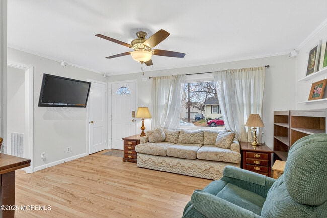 Building Photo - 1114 6th Ave