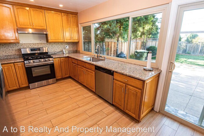 Foto del edificio - 4 br, 2 bath House - 2173 Carobwood Lane