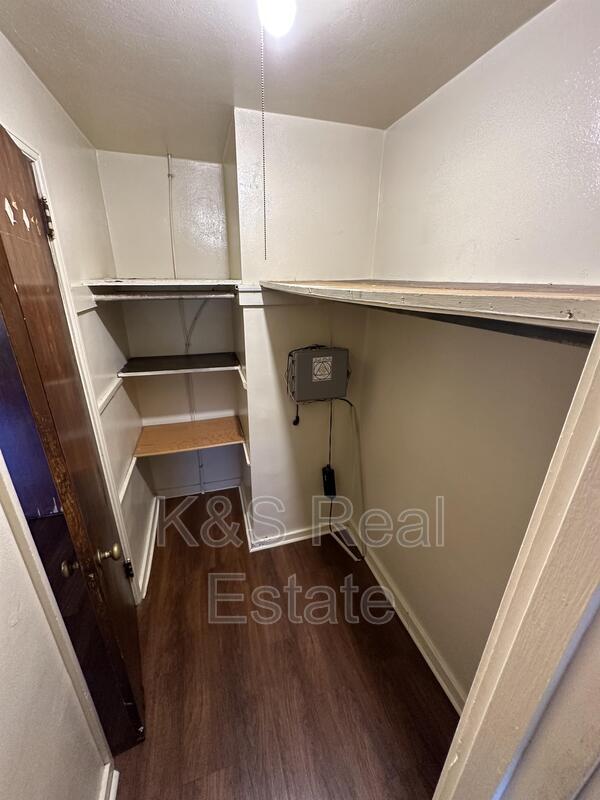 121 Mt Lebanon Blvd, Mount Lebanon, PA 15228 Condo for Rent in Mount