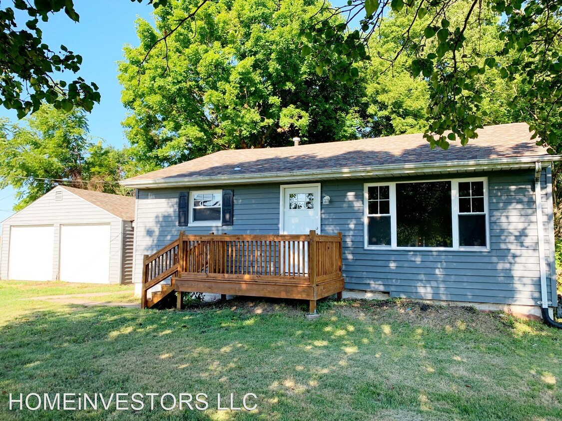 Primary Photo - 3 br, 1 bath House - 4033 Breckenridge