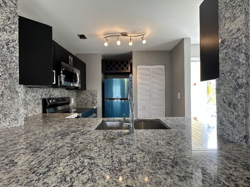 Photo - 3405 NW 44th St (Oakland Park, FL)