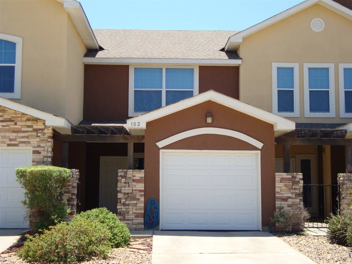 Primary Photo - 2619 San Isidro Pkwy