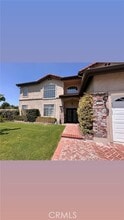 Building Photo - 495 Woodbluff Ave
