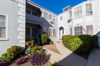 Building Photo - 452 S New Hampshire Ave