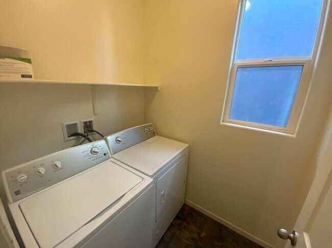 Foto del edificio - STUNNING 3 BEDROOM, 2.5 BATH HOME IN NORTHWEST LAS VEGAS!