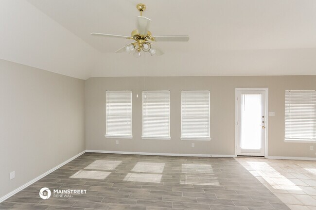 Building Photo - 3164 Kingswood Ct