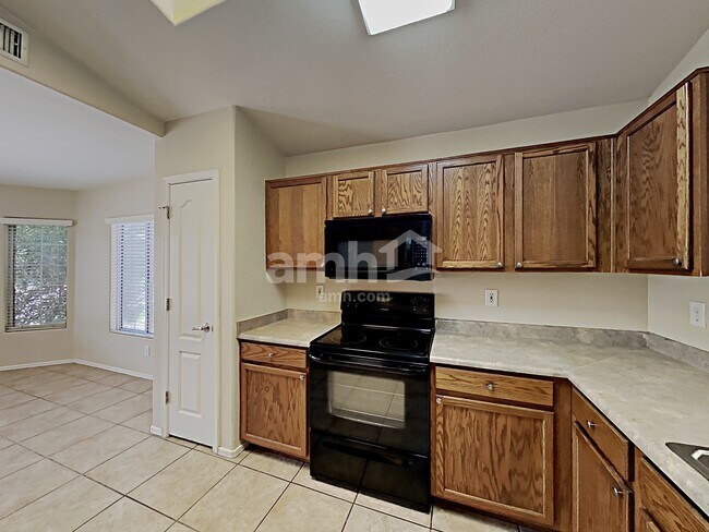 Building Photo - 3416 W Shumway Farm Rd