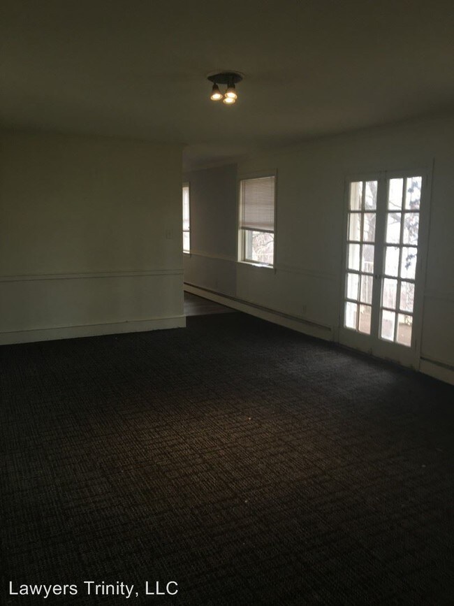 Foto del edificio - 1050 Trinity Ln