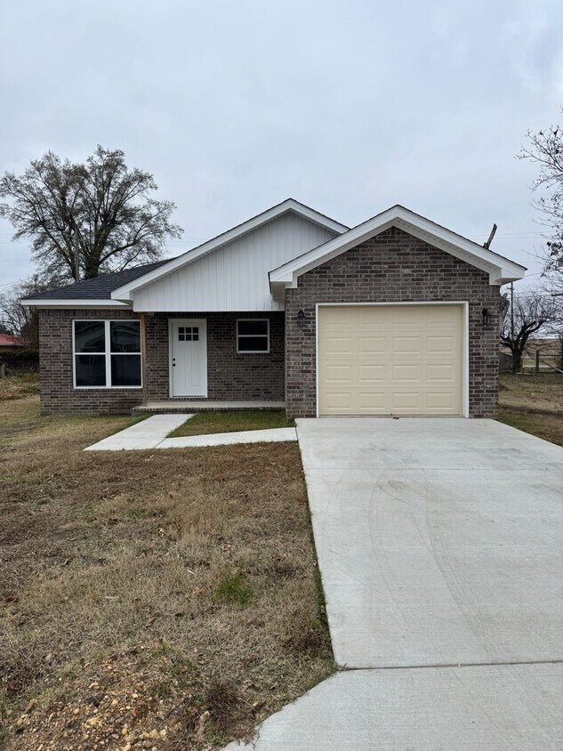 Primary Photo - Brand New 3 Bed / 2 Bath In Trumann Available Now!