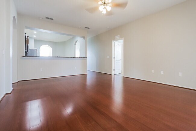 Foto del edificio - 5728 Woodruff Way
