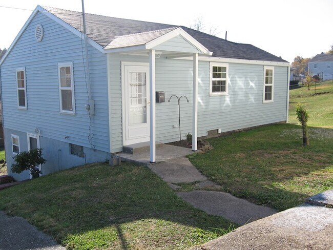 Foto del edificio - 946 Buena Vista Boulevard