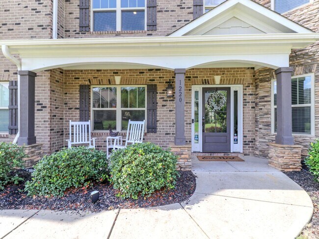Building Photo - Meticulous two-story home large front porc...