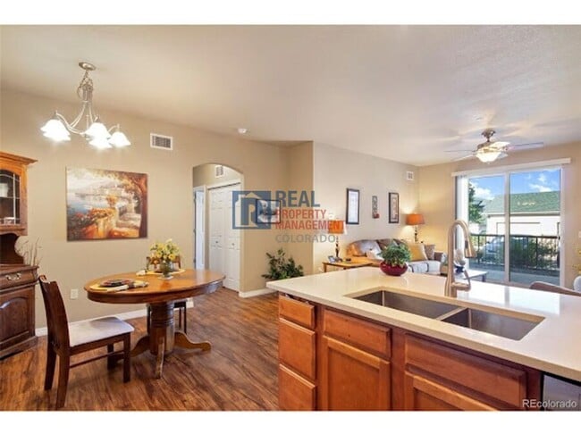 Building Photo - 7222 S Blackhawk St