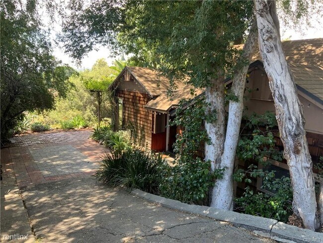 Building Photo - 1 br, 1 bath House - 3713 Cazador St