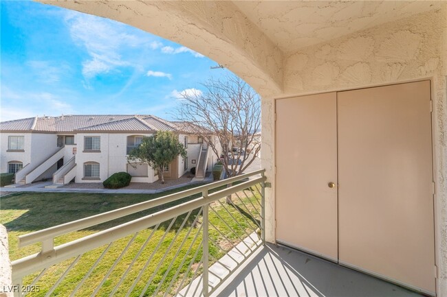 Building Photo - 6809 Squaw Mountain Dr