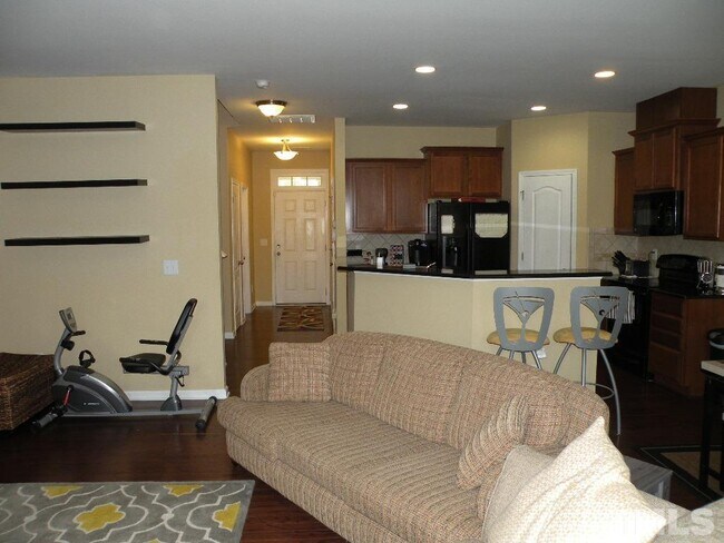 Building Photo - 530 Panorama Park Pl