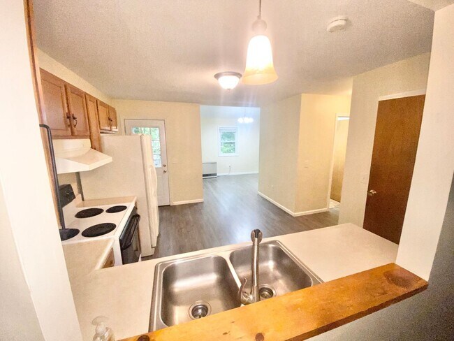 Building Photo - 56 Morellen Ln