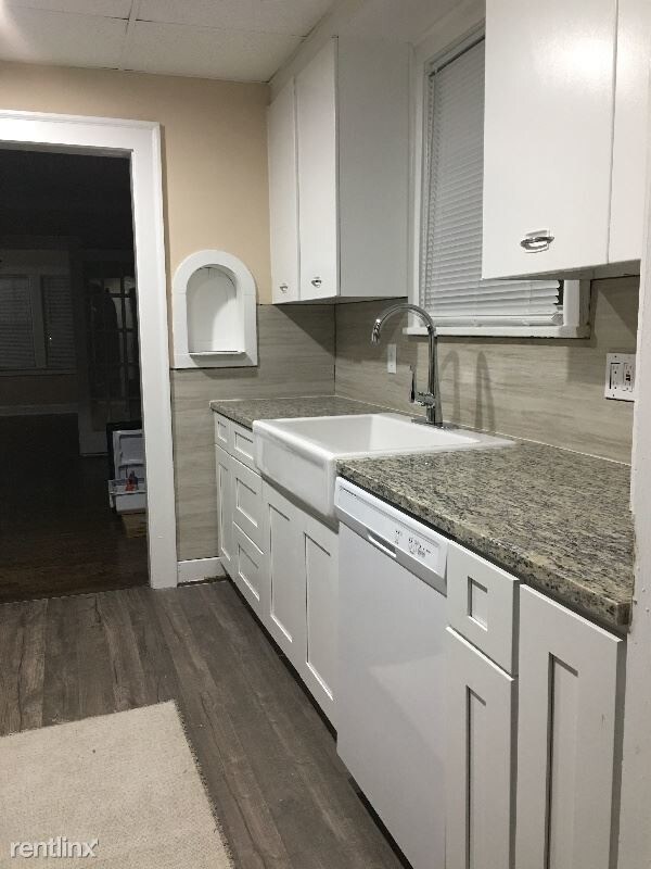 Building Photo - 3 br, 1 bath House - 1701 E 77th Terr