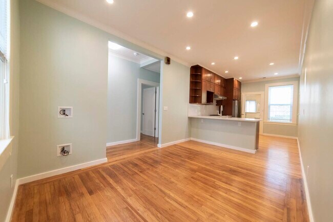 Living room - 435 25th Ave