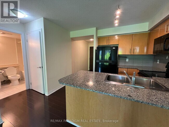 Photo du bâtiment - 16 Yonge St