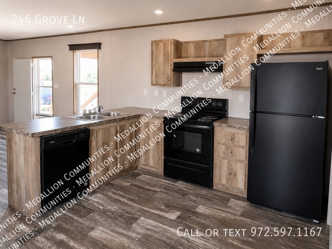 Building Photo - 246 Grove Ln