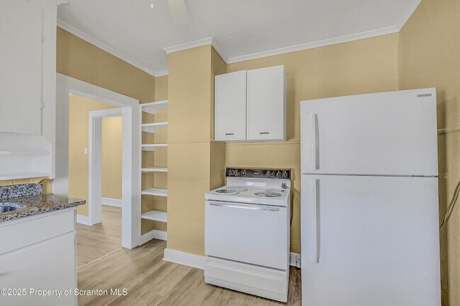 Foto del edificio - 864 S Main St