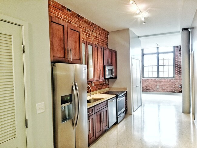 Entry - 275 Medford